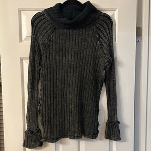 Women's Black Ribbed distressed Sweater